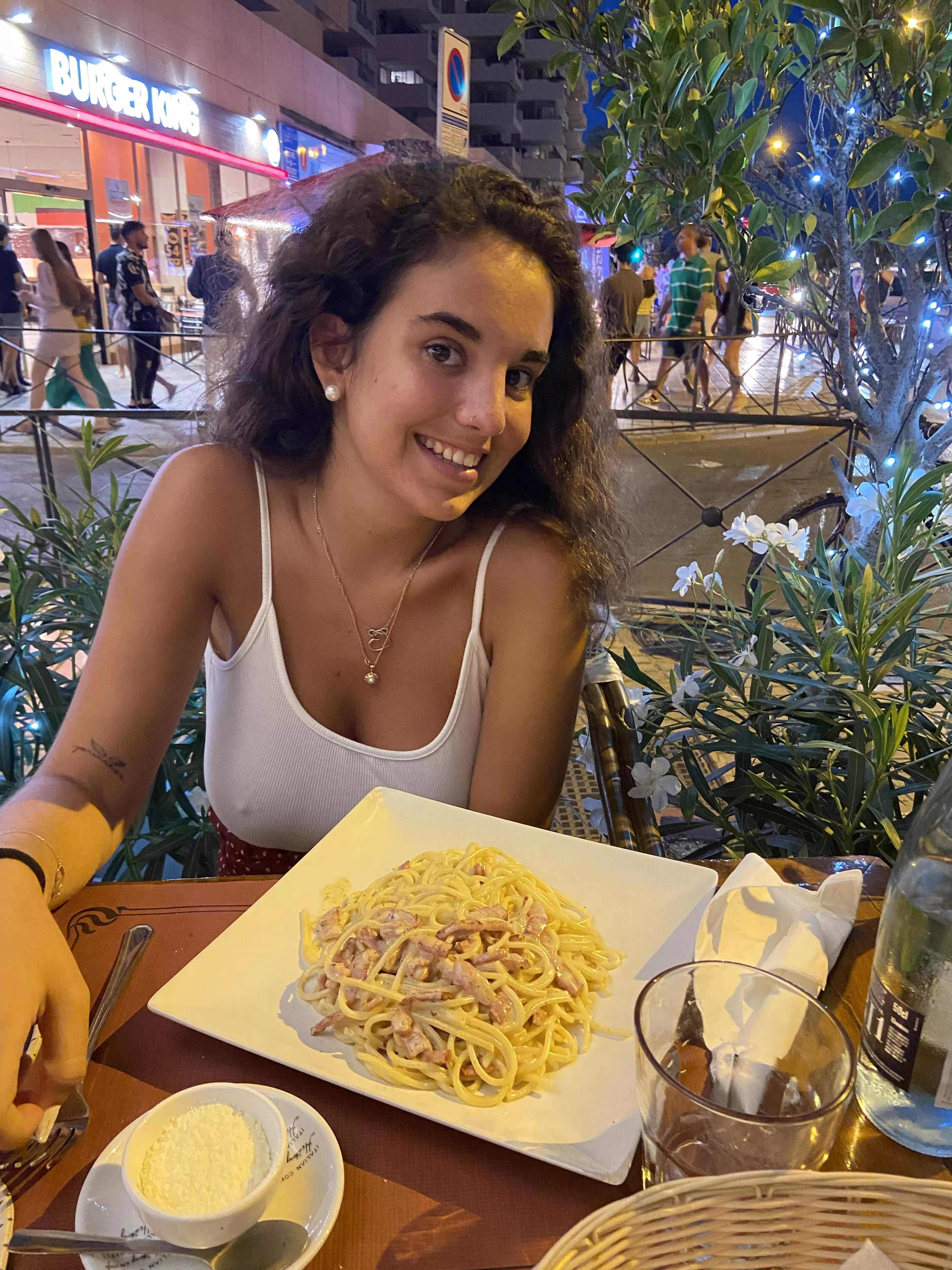 Never wear bra when i ho dinner outside🙈 posted by Busty_Love