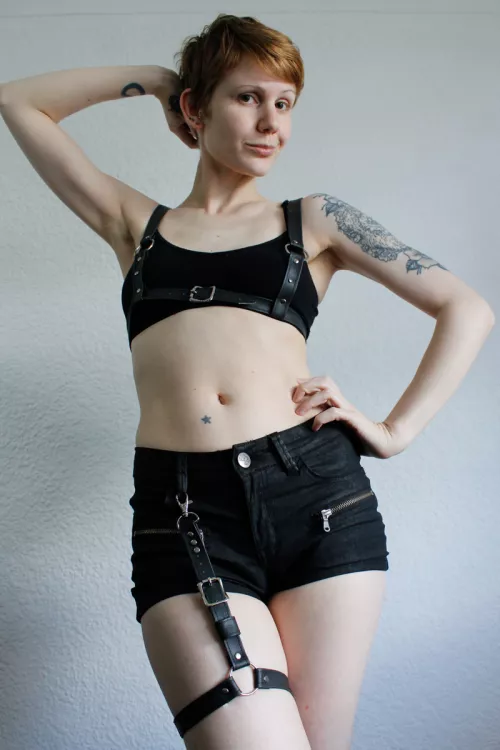 New accessory!! ^^ by stretchykitten