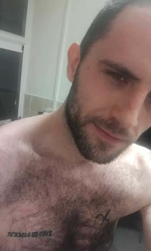 New account! Looking to fill those lonely days 26M DMs open by UKcub95