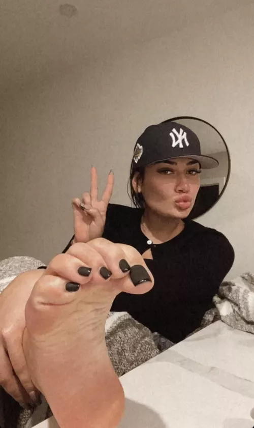 New color 💅🏻🖤 by _svett