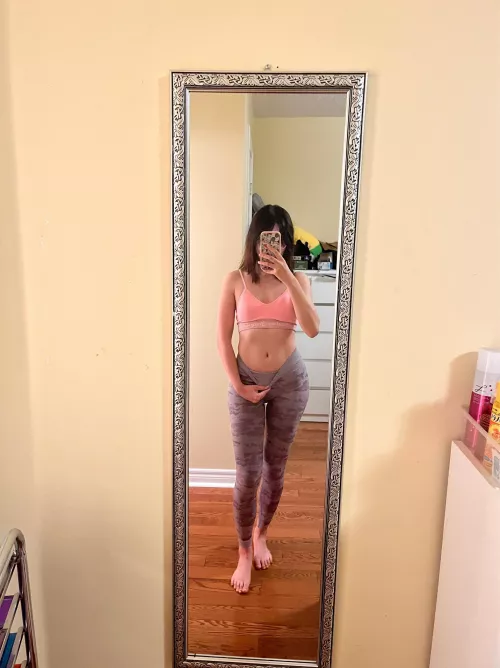 New girl at your gym❤️ by Awkwardmushroomm