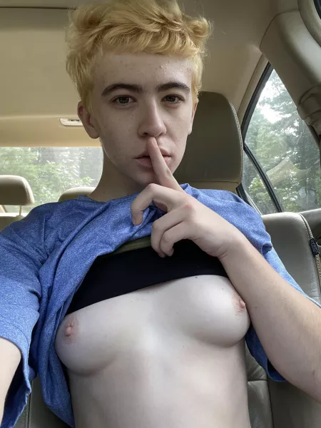 new hair got me acting risky in public 😳 by cloudybrainss