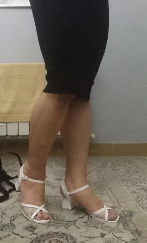 New heels, new skirt, just felt cute 🥰 by Haghiri75