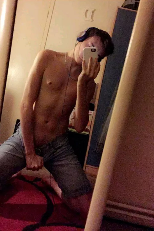 New here 😌👋 by DrewLouisStevenSmith