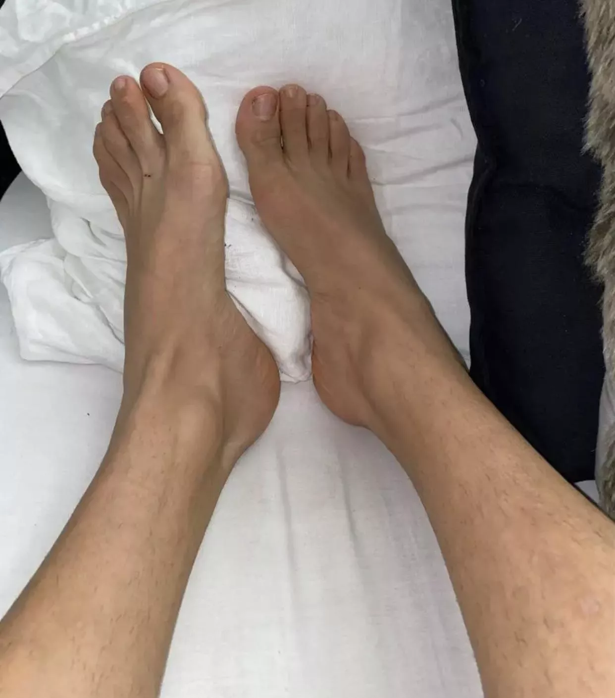 new here - do you like my feet? 🤪 posted by peach_londonx