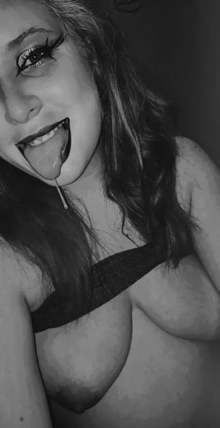 New here. 😘 Don't be shy. Hmu. by ChloeexRose