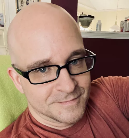 New here. Had a selfie turn out decently so I thought I’d share. by ktk80