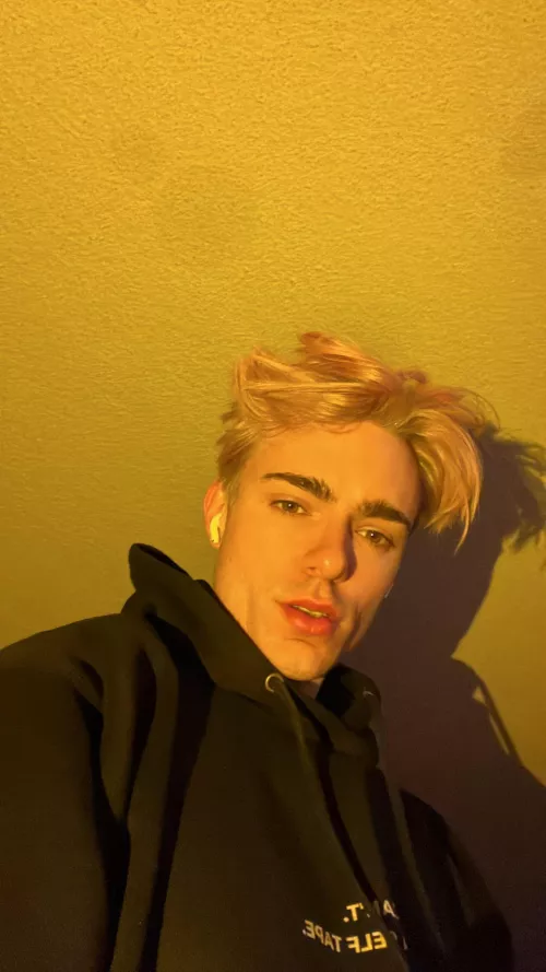 new here 🙈 by ThatSimYouKilled