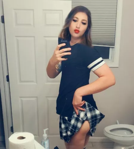 New Here. Saying Hi and taking a peek 😉😘 by unknown_ideals