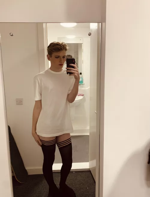 New here so please be nice 💖 by FM-boi