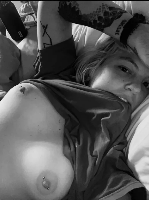 New kid on the block - lucylipsjuicynips - no limits ;) by Snoo64614