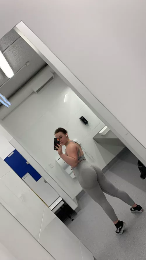 New leggings 🙈 by veganskank