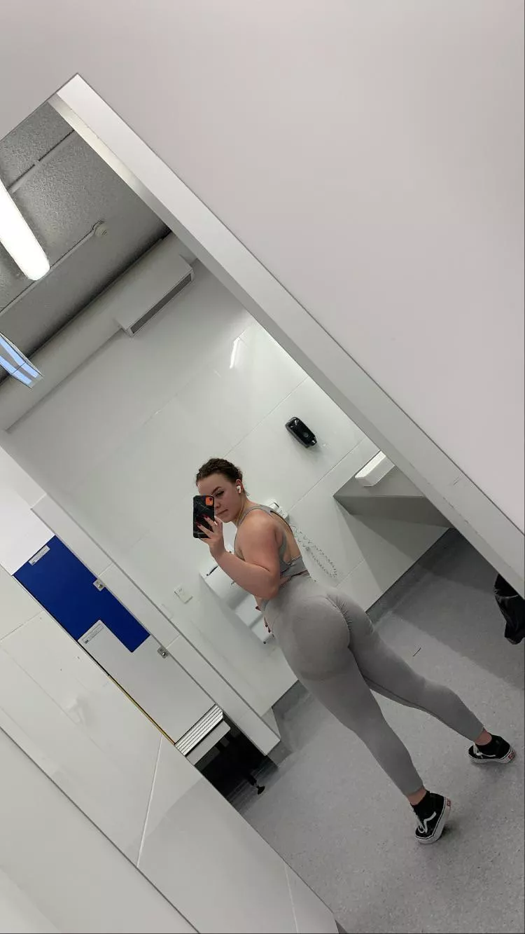 New leggings 🙈 posted by veganskank