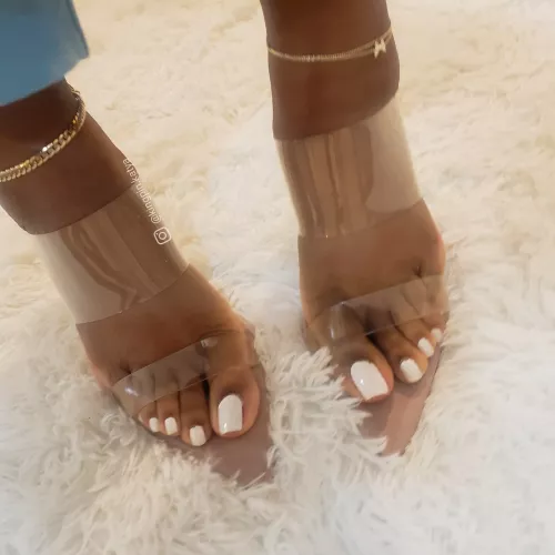 New looks, clear straps! by kingpinkatya