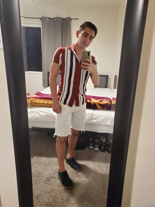 New outfit! Been wanting to revamp my wardrobe! Luckily it's always summer in California. 🤪 by TheAverageSalesman