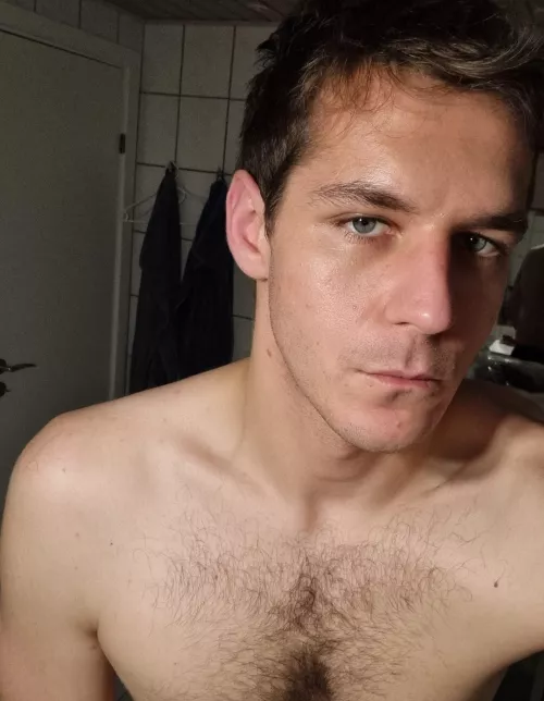 new phone, new photo ;) by toonio