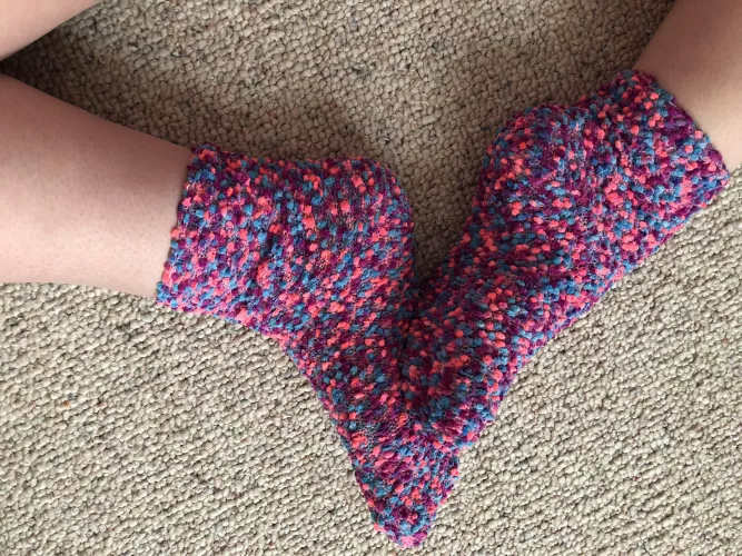 New pink fuzzy socks 😘 (F) by CupcakeTootsie