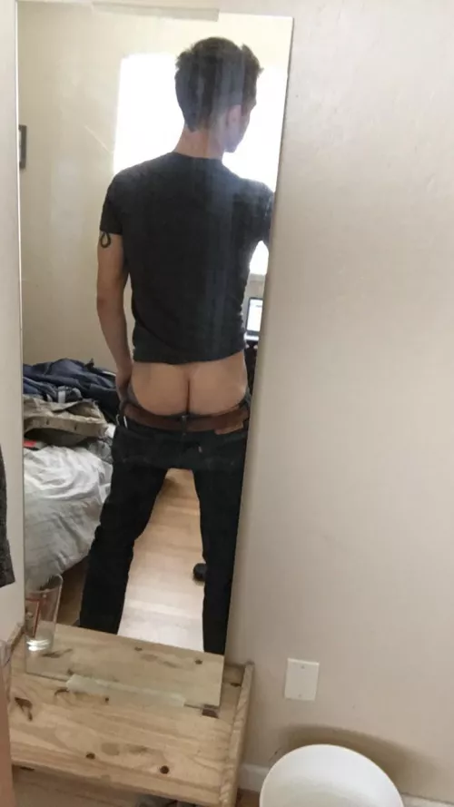 New to Reddit 🥰 Who wants a taste?! by SynthesizerSlut