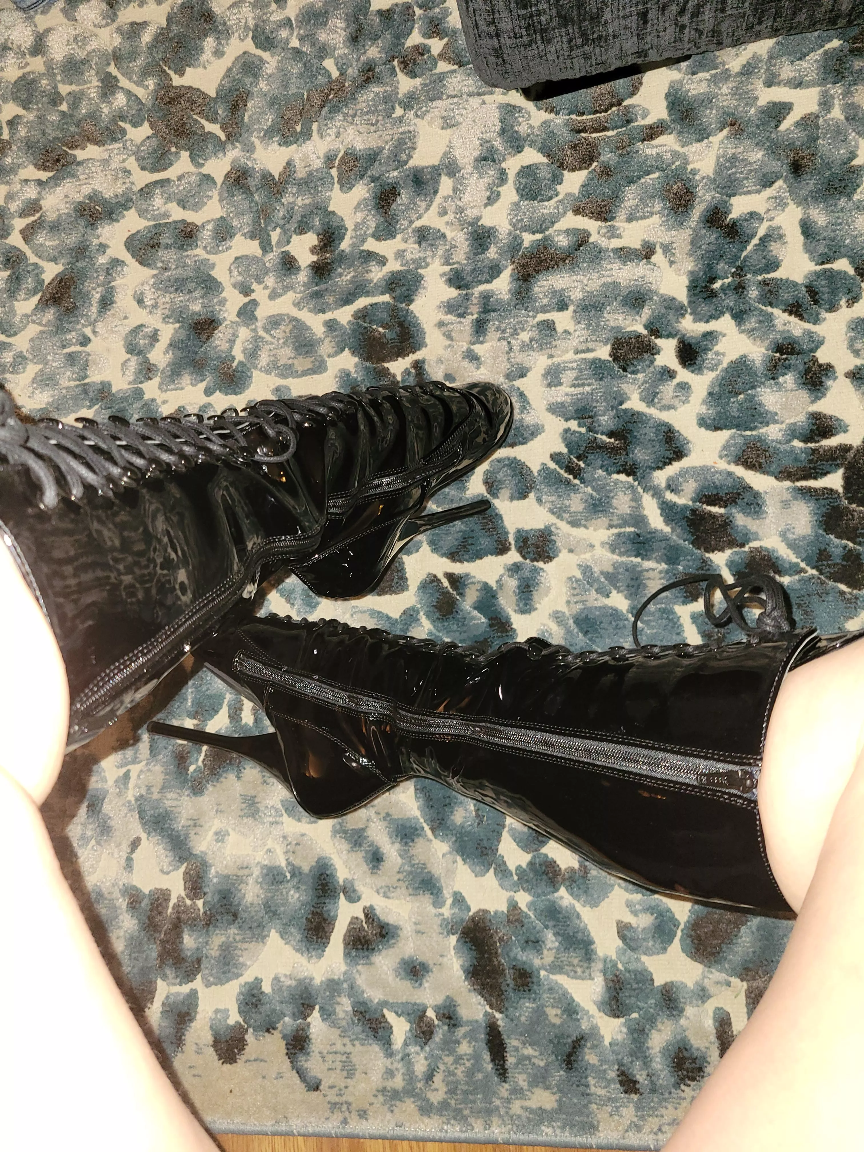 New to the balletboots community. Hope I'll be accepted... posted by FlashyHalf876