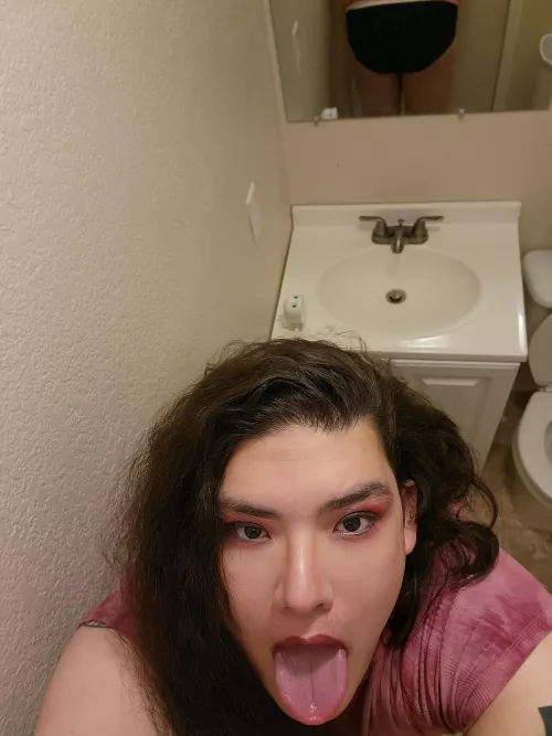 New to this am I cute ? by Hirsch098