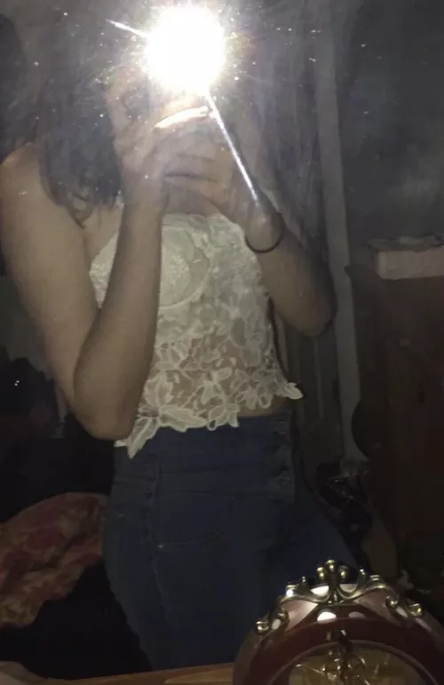 New to this onlyfans thing trying to see if people think I’m interesting by Aphroditexof