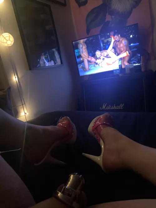 New to this Reddit thing Got a late start on posting but locktober be great!! by silasparry