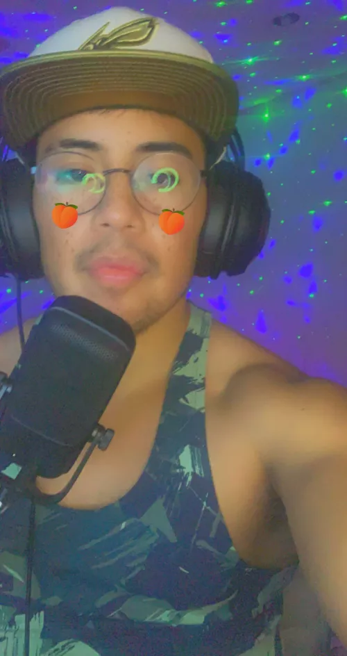 New to twitch 😀 come hang out space_boi00 by Cesars14