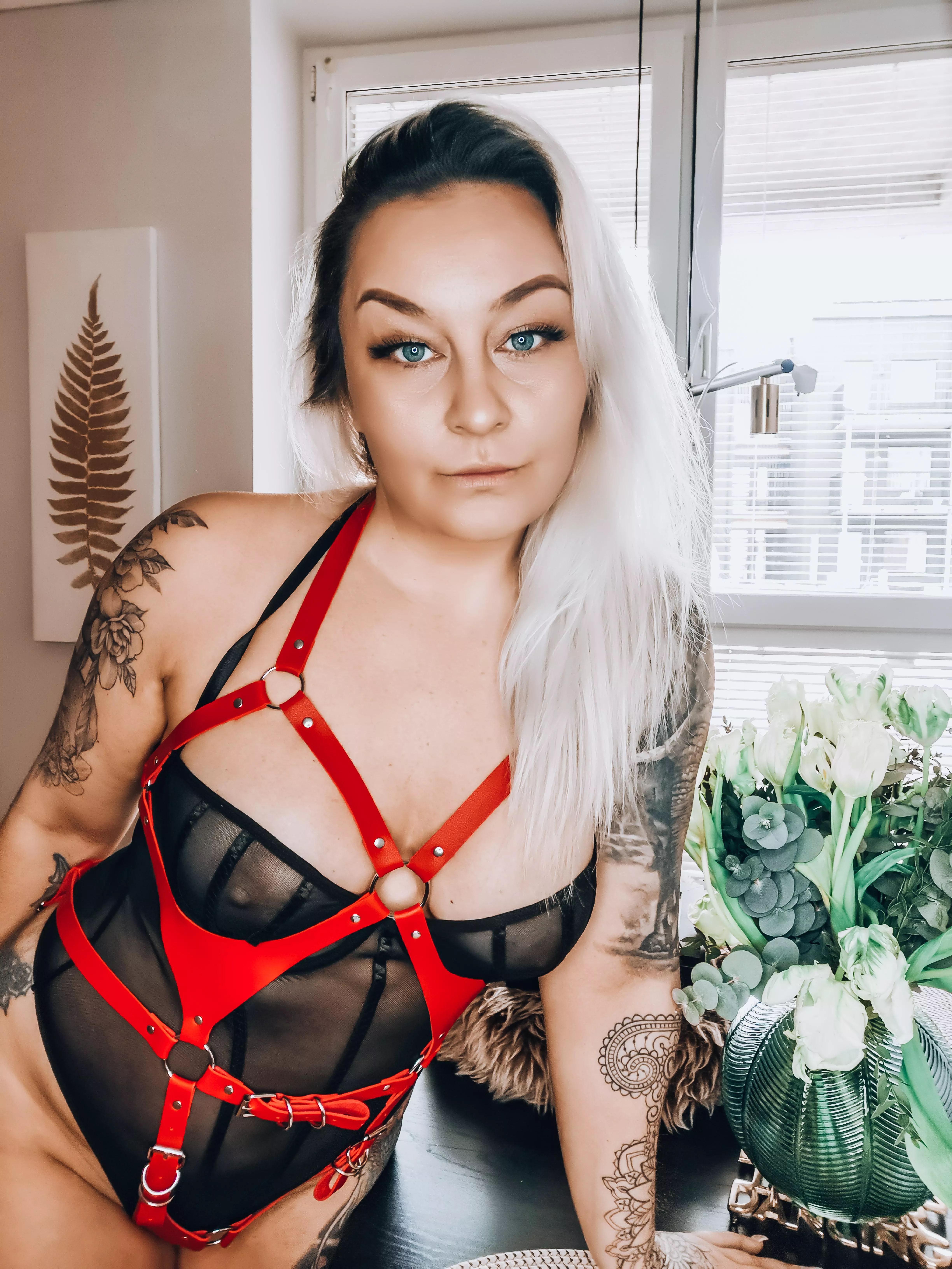 New video available on my Free page. For the facesitting lovers/losers. [Selling] posted by NiikaCorso