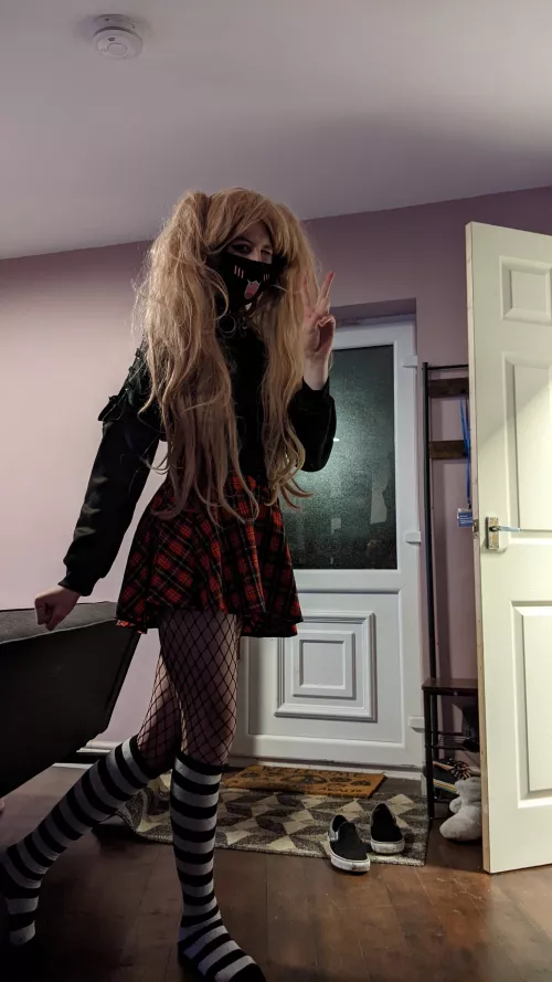 New years was really fun, got to be myself tonight >w< by jimmyjimm31