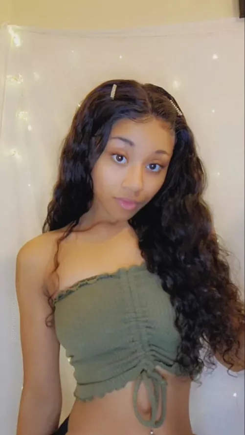 Newbie , be nice 😊 by goldenmarixxx