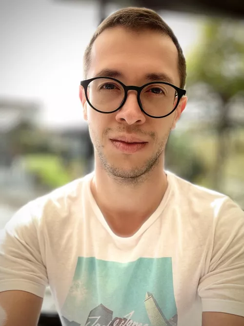 Next stop: the weekend! 😀 by KnownRandomization