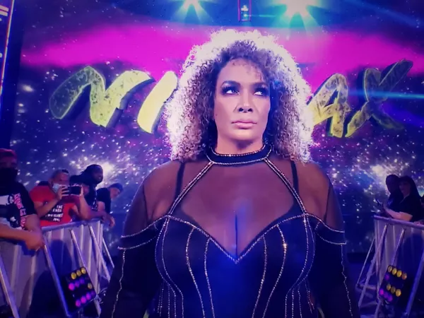 Nia's big tits by whyaskwhy45