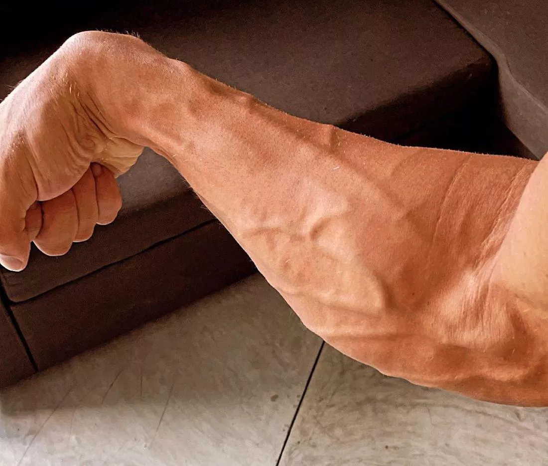 Nice and thick posted by TheAlexanderSteel