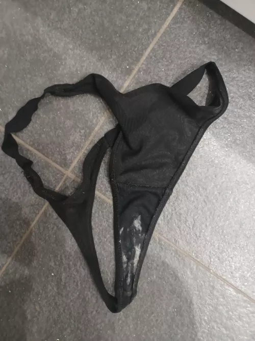 Nice black thong by Bigwazza12