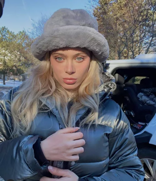 Nice hat Lana by Adventurous_Drama824