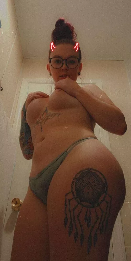 Nice juicy ass 🍑 big yummy tits 😋 pass or smash guys?😈 by Infamous-Captain-377