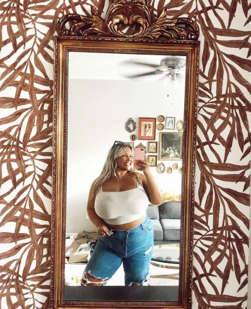 Nice mirror by ItsHarryTheBunny