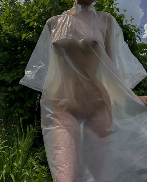 Nice outfit for walking in the rain [IMG] by nudespair