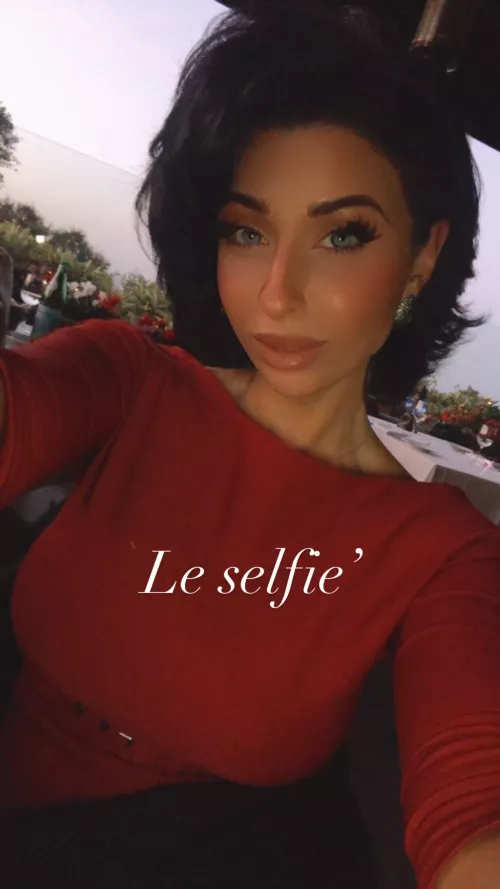 Nice persian mommy dm me if you want to share your mom by wysman1001