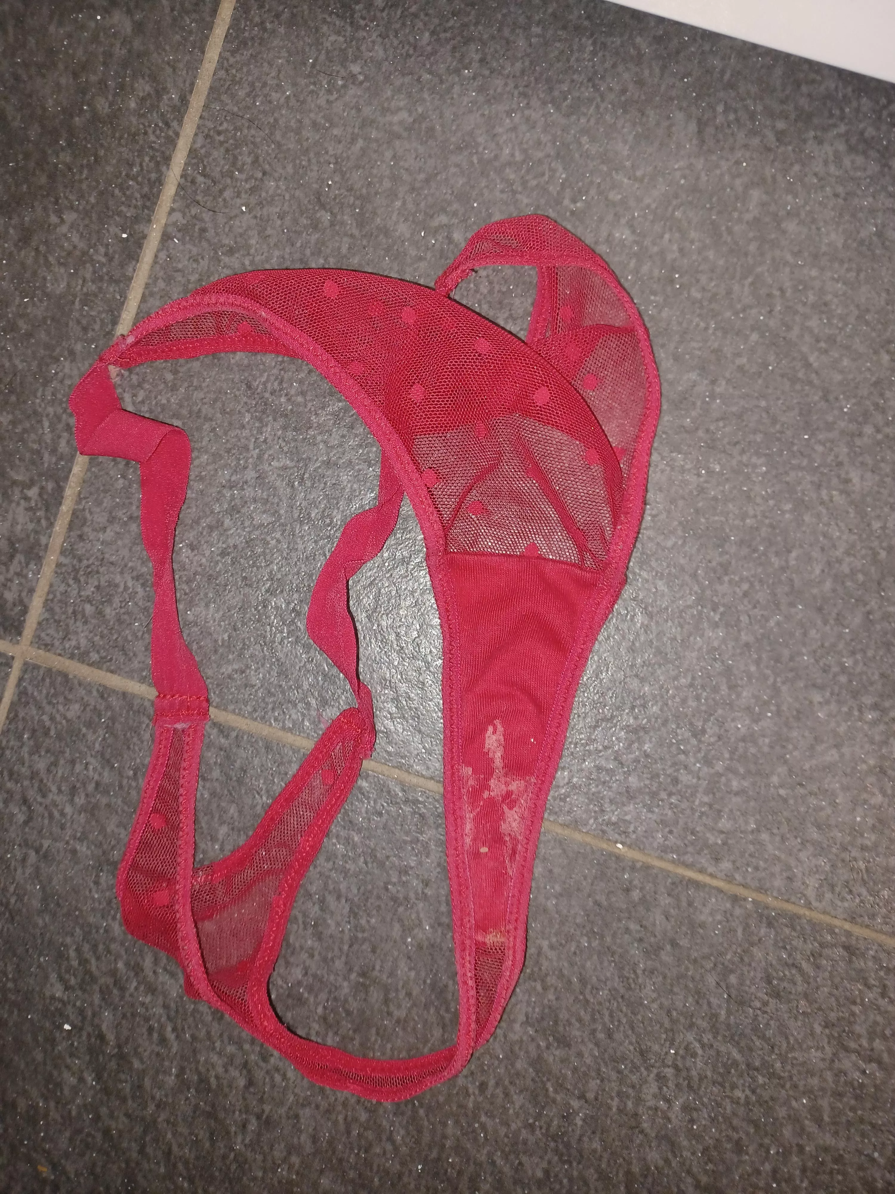 nice pussy stained thong posted by Bigwazza12