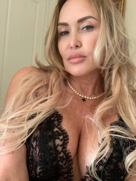 Nice selfie 💦🤤 by Snoo-53338