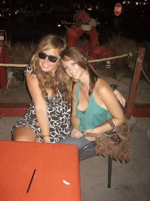 Nice sideboob by JosjeDue