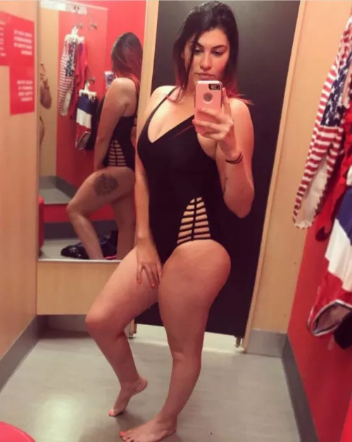 Nice thick milf by BMcBenchBoss35