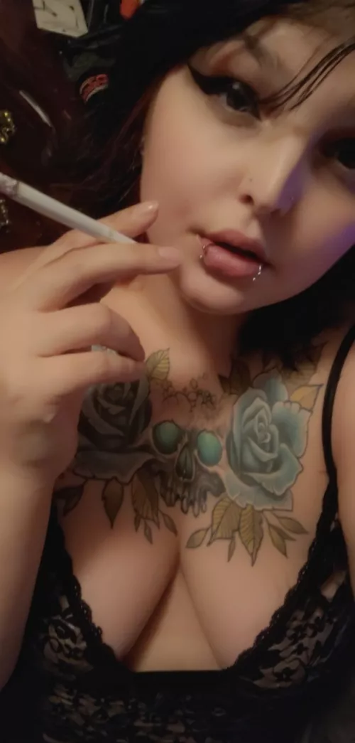 Night ciggy by MizzDabQueen707