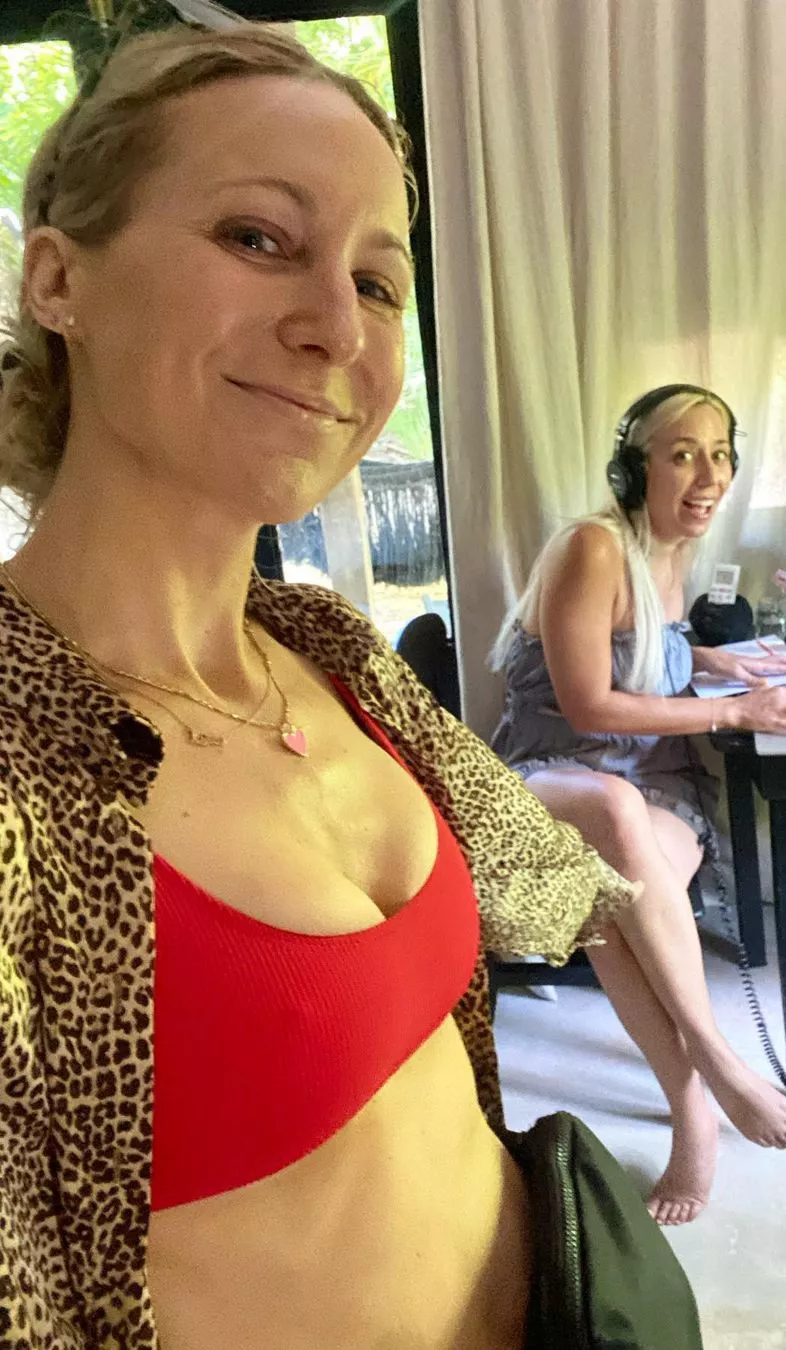 Nikki Glaser posted by Chumwithrum78