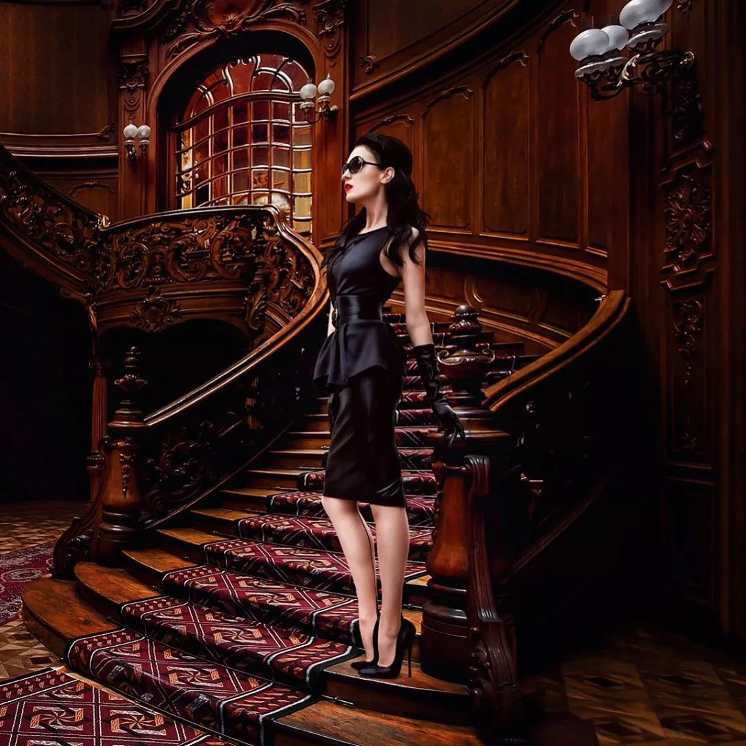 Nina de Lianin posted by BOOOOOOOBIES