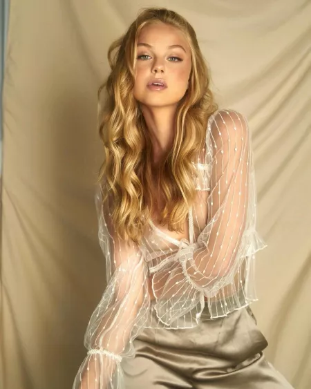 Nina Sophie Persson by enjoying-beauty