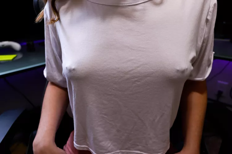 Nipply •-• •-• by littledanni02