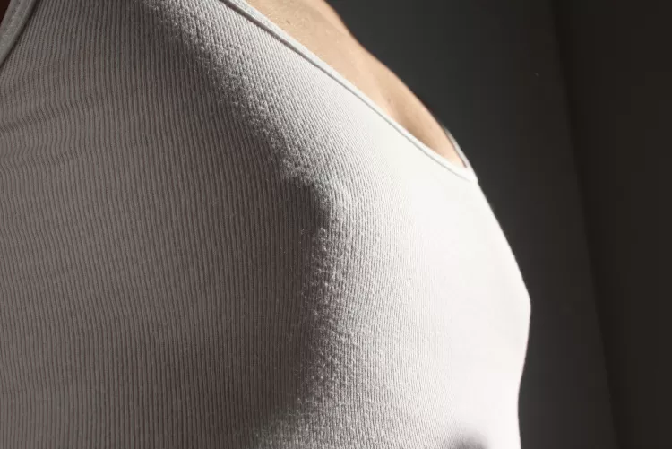 No Bra Club reloaded... Is it OK if it's small? by livever74