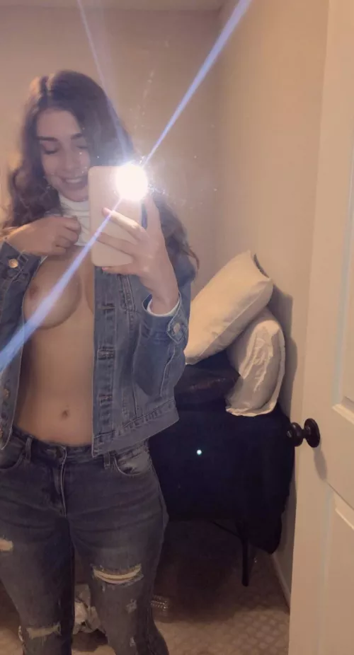 No bra day🥰 by tinymyla